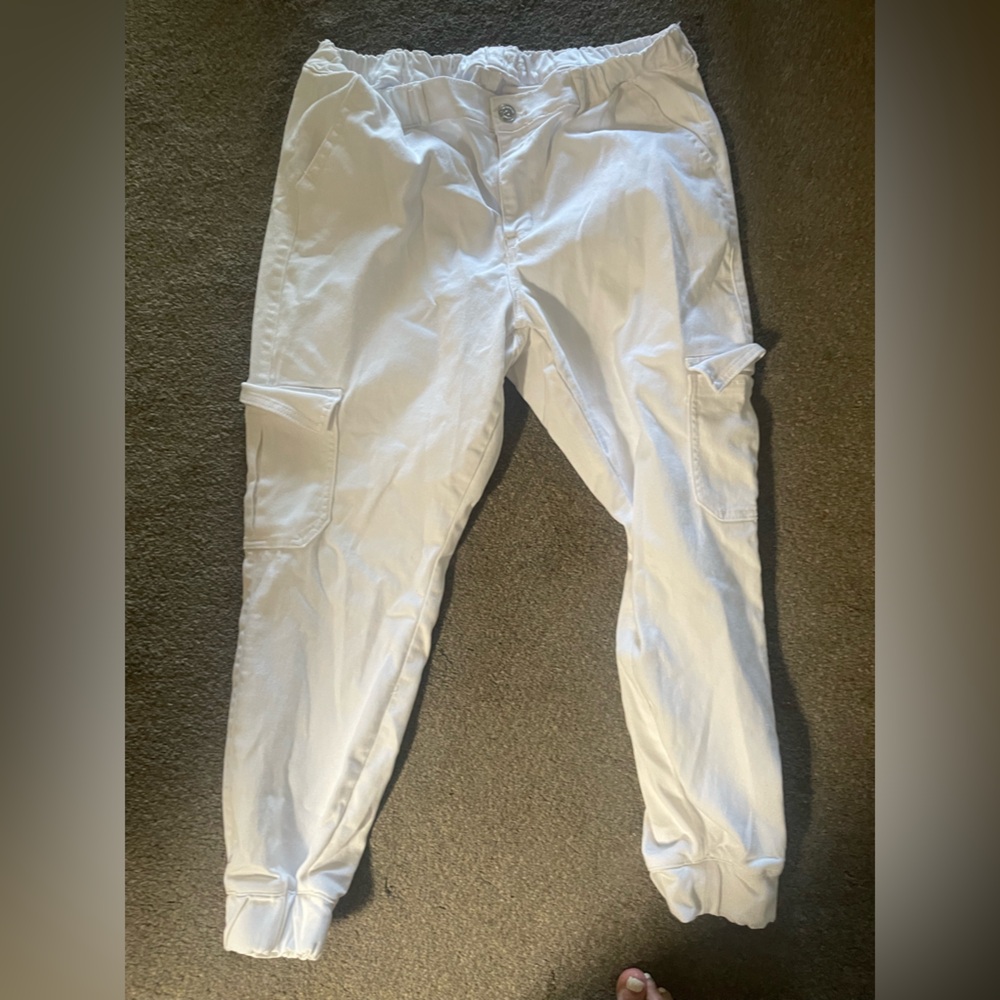 Women’s White Cargo Pants